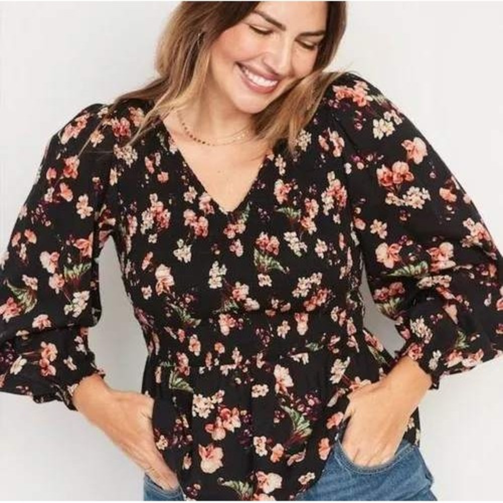 Old Navy 3X Black Floral Smocked Long Sleeve V-Neck Top Dark Cottagecore Witchy